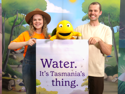 Cassie Olge as Kira and Matt Newell as Dan